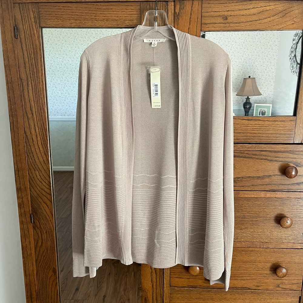 Cyrus Woman’s Lightweight Beige Cardigan